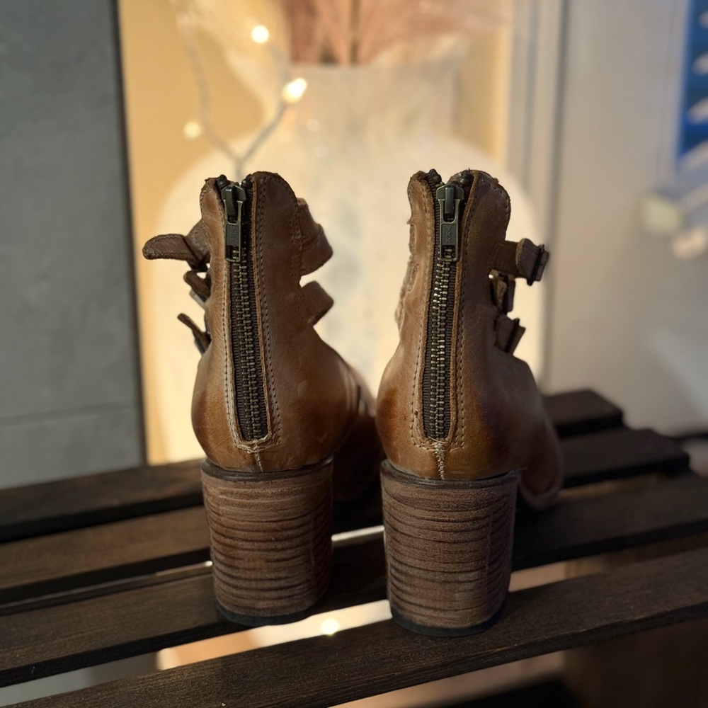 Freebird Randi Leather Women's Heeled Shoes - Picture 4 of 8
